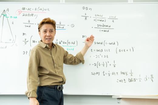 石原正先生授業風景｜少人数定員制医学部専門予備校メディカルコネクト｜学校法人｜一橋学院｜新宿区高田馬場